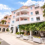 Sunce Beachfront