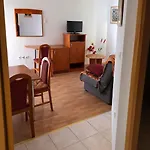 Sunce Beachfront Апартаменты Подгора
