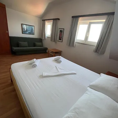 Sunce Beachfront Appartement *