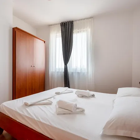 Sunce Beachfront Apartmán *