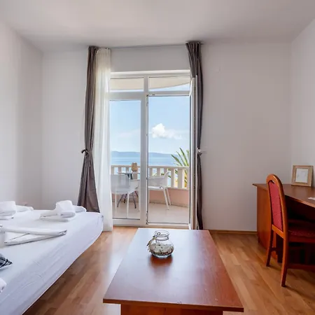 Sunce Beachfront Apartament *