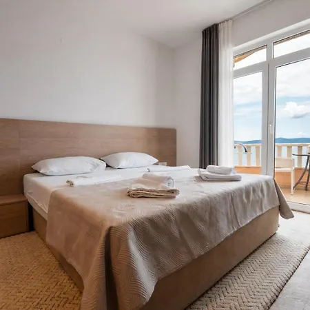 Sunce Beachfront Apartament