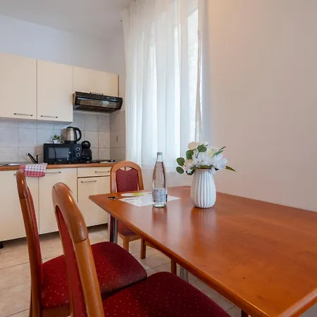 Sunce Beachfront * Podgora (Split-Dalmatia)