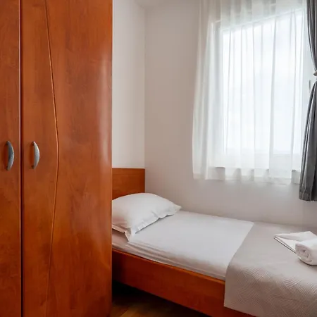 Sunce Beachfront Apartament *