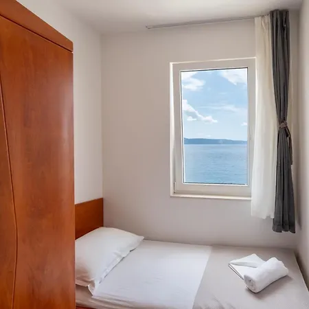Sunce Beachfront Apartament Podgora (Split-Dalmatia)