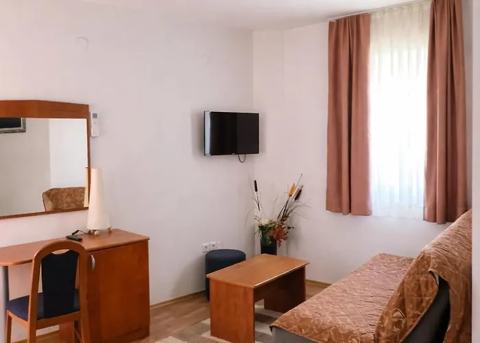 Apartment Sunce Beachfront Podgora (Split-Dalmatia)