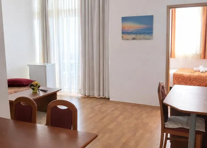 Apartment Sunce Beachfront Podgora (Split-Dalmatia)
