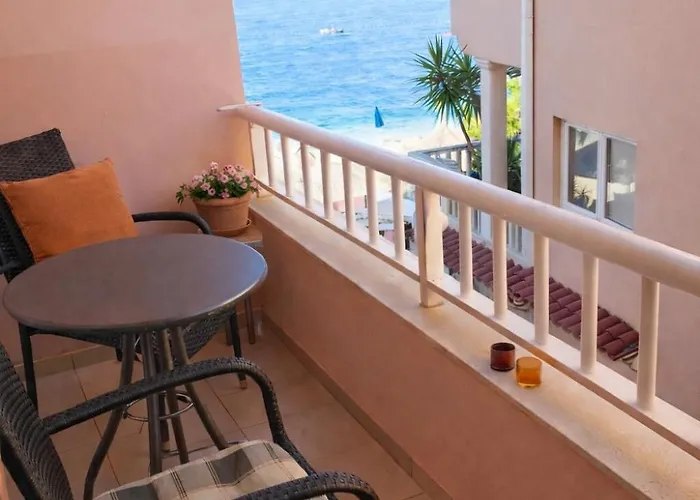Sunce Beachfront Apartment