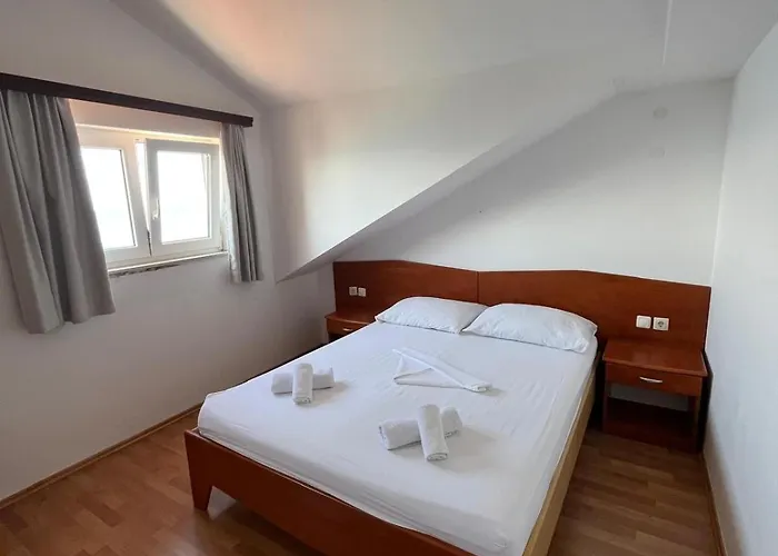 Apartment Sunce Beachfront Podgora (Split-Dalmatia)